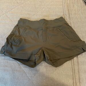 Athleta Trekkie North Short Size 8
